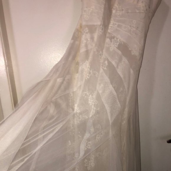 BCBG slightly off white prom/wedding dress - Picture 2 of 14